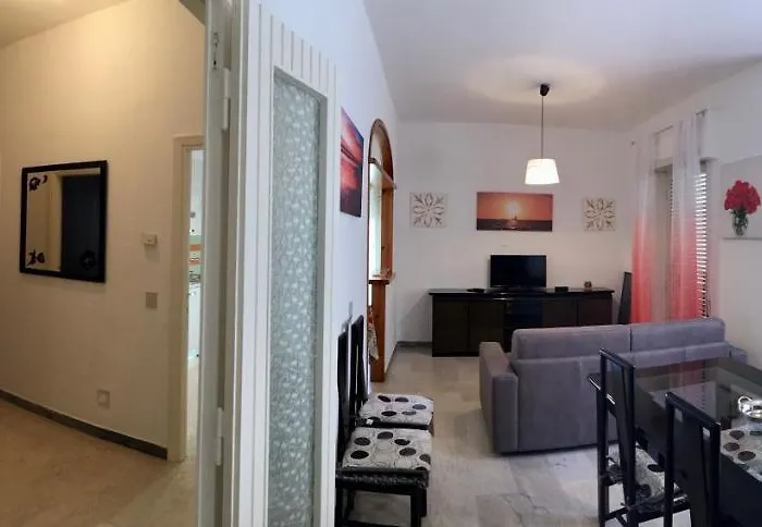 Central Holiday Home Sperlonga *
