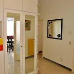 Central Holiday Home Sperlonga شقة *
