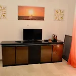 Central Holiday Home Sperlonga شقة *