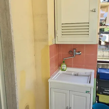 Central Holiday Home Sperlonga New 公寓