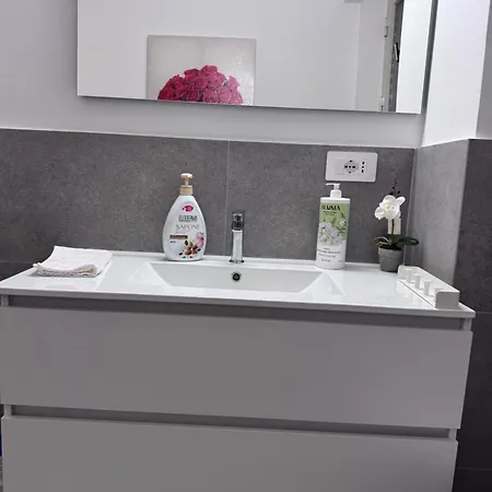 Central Holiday Home Sperlonga New * 斯佩隆加